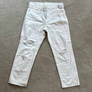 *NWT* Gap white-denim distressed jeans.